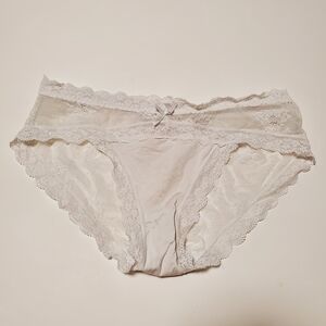 La Vie En Rose Elegant White Lace Trim Panties